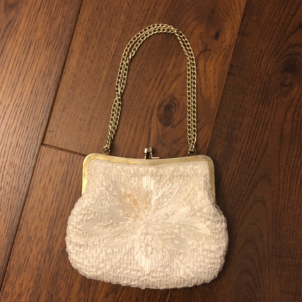 White beaded clasp purse with gold detail - Picture 2 of 4